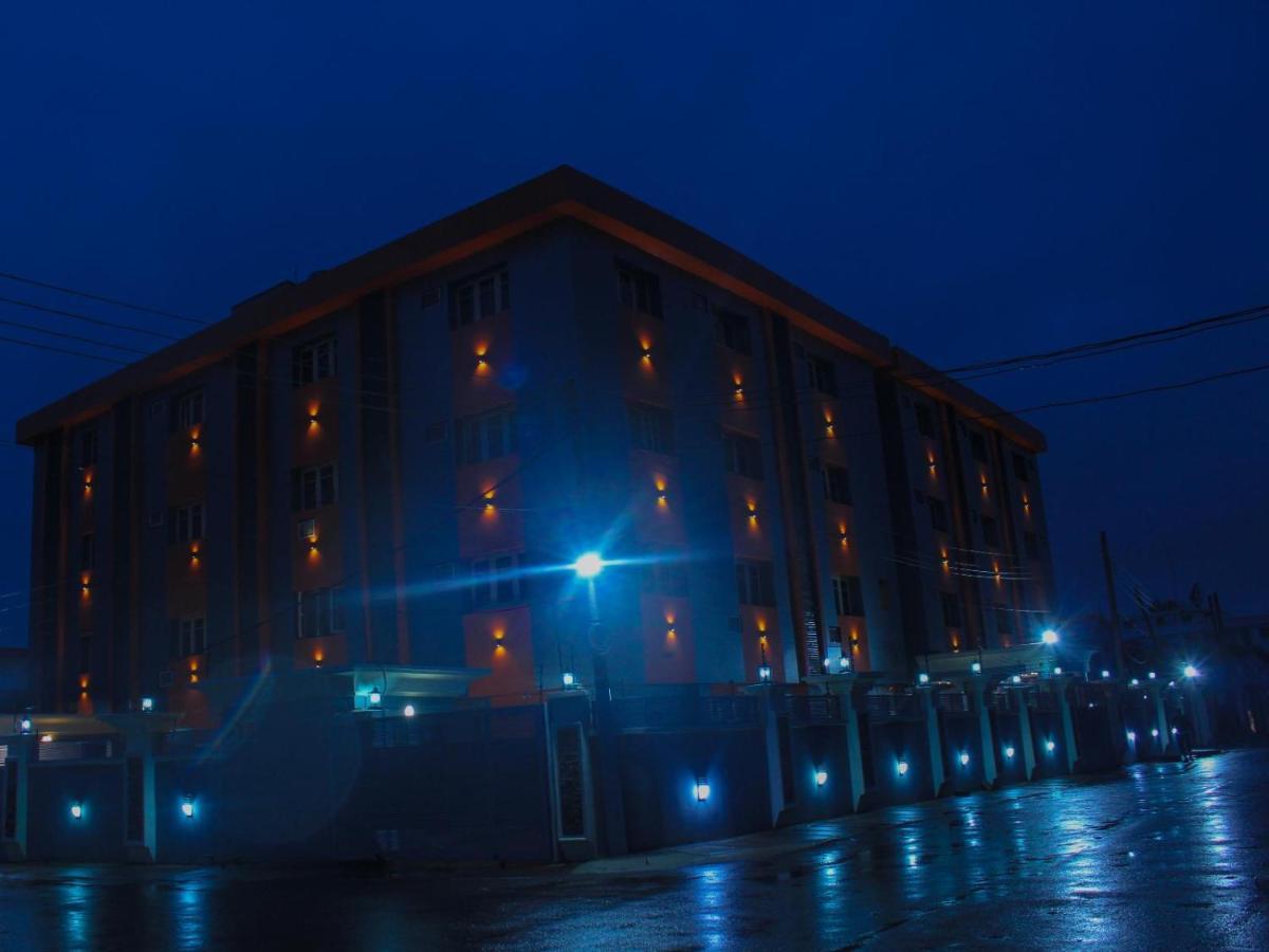 Six Diamond Hotel Ikeja Esterno foto